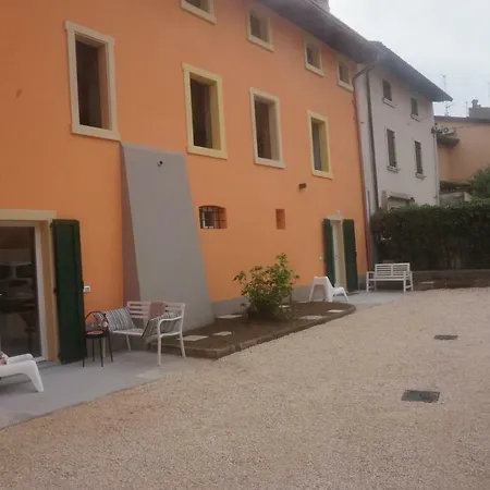 La Casa Di Edone 몬잠바노
